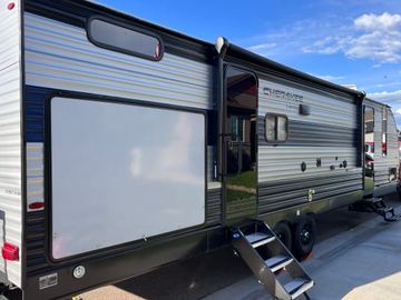 Brand New 2022 Forest River Cherokee Bunkhouse