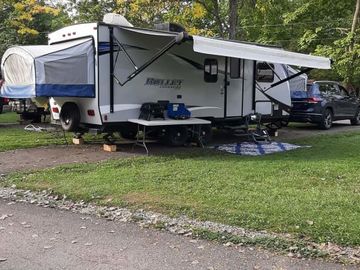 2018 Keystone Hybrid - Family and Pet Friendly!