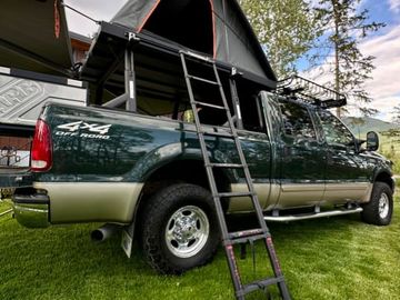 Look Like a Local - "Green Machine" 01 Ford F250  7.3L - Overland Truck