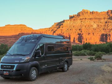 Van Haulin - Ready to Rock! Sleeps 4 - Ready for a good time (NV)
