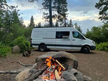 THE WINDED SPRINTER - Highway Cruiser, Dog Friendly, Solar Power