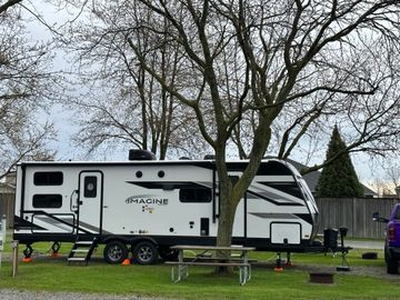 Leisure Seeker-The Imagine 2800BH (Bunk House) by Grand Design