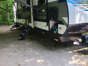 Robs Heartland RVs Pioneer