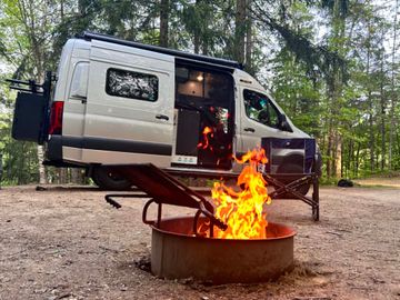 2022 Winnebago Revel with roam rig battery upgrade