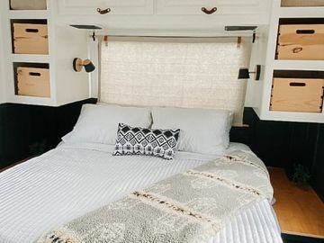 Renovated-Family Friendly- 2004 Four Winds Chateau- Meet Gloria!