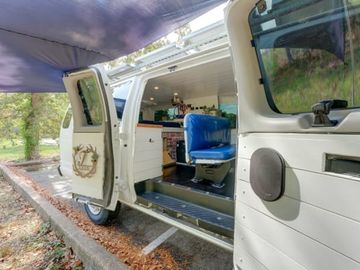 2007 Ford Ford E350 - Custom Campervan Conversion