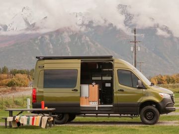 Look Like A Local - "Hugo" The Big Green Van - 2019 Sprinter 4x4 Diesel
