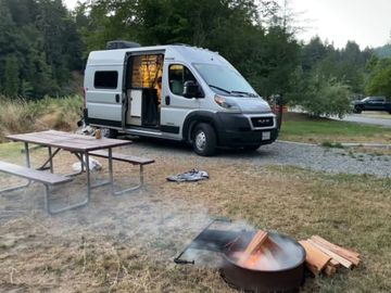 2022 Winnebago Solis Pocket Camper Van Ready for your next adventure!