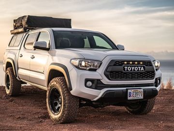 4x4 Toyota Tacoma - Sleeps up to 5