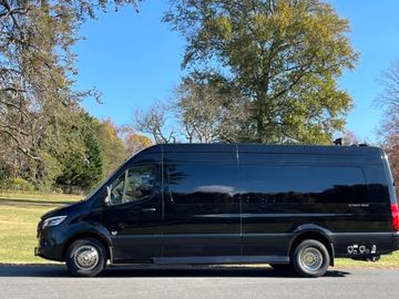 2024 Ultimate Toys Ultimate Coach w/bathroom! Amazing Sprinter seats 10!