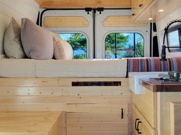 BALI! THE 2021 OFF-GRID PROMASTER CONVERSION ●SLEEPS 3●