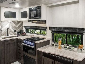 2023 Sportsmen SE - Sleeps 7