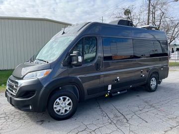 ***Low Mileage*** 2024 Thor Twist "The Sabine"