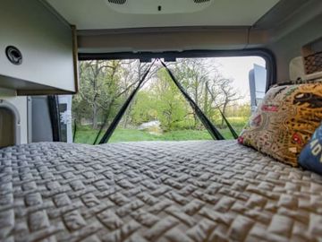 2022 Winnebago Solis Pocket