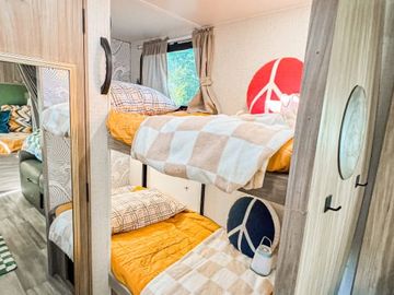 2022 Winnebago Micro Minnie FLX 2100BH