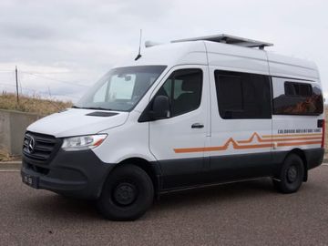 Smoky Mountain Off-Grid Sprinter - Sleeps 3!