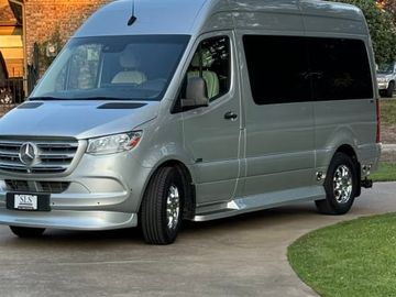 2023 Midwest Automotive Designs Day Cruiser D4
