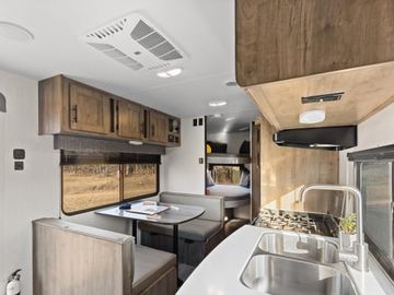 NICE & NEW 2023 Heartland RVs Pioneer