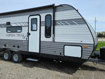 2022 Aspen Trail 21RD 25ft travel trailer