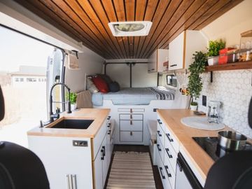 Breeze - Luxury Dodge ProMaster from New Wave Vans!