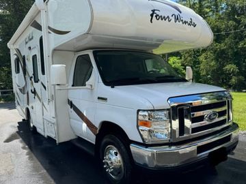 Newer Class C Motorhome - Easy to Drive - 2018