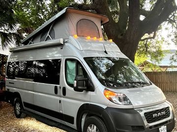 Luxury Camper Van for 6!