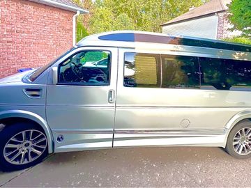 9 Passenger Luxury Conversion Van
