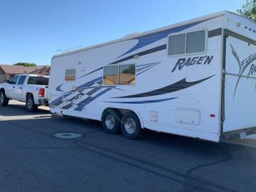 Cozy Toy Hauler for the Ultimate Adventure!