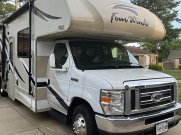 Spacious and well maintained family RV!