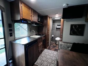 Cozy Summerland Mini Escape - Little Camper, Big Adventures!