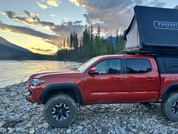 Burrito - 2018 Toyota Tacoma TRD OFF ROAD Roof Top Tent