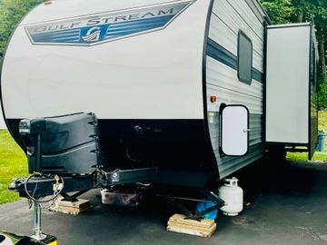 Home-on-the-Wheel spacious 2021 Amerilite 274QB