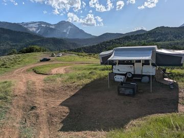 Classic Pop-Up Tent Trailer