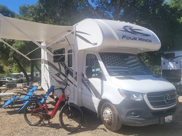2023 Thor Motor Coach Four winds