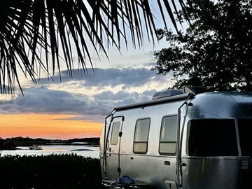 Magnolia 3 - 2022 Airstream Sport 22FB **FULLY LOADED**