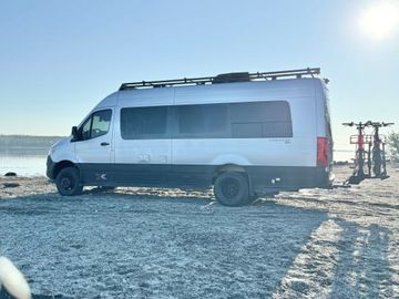 2023 Airstream Interstate 24X - Off the grid luxury camping