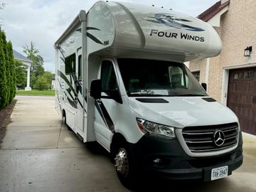 Rolling Retreat - 2023 Mercedes Thor Four Winds 24 LT