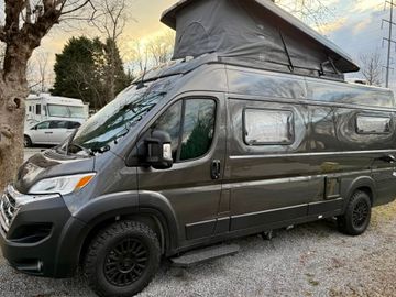 WanderPop: Luxury Camper Van, Sleeps 4, Off-Grid, Nashville to the Smokies!