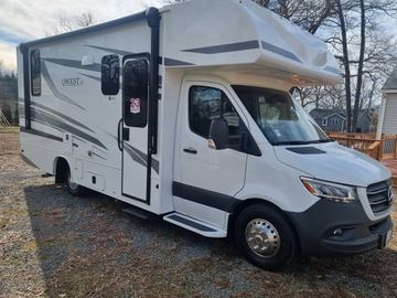 New 2025 Qwest on Mercedes Benz, 25 feet