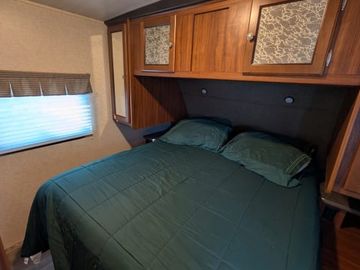 Family camper with bunk bed! *PET FRIENDLY*