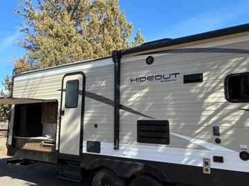 2019 Keystone Hideout, Bunkhouse, Sleeps 10, Outdoor Kitchen, Pet Friendly