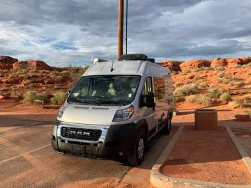 LIB Pinnacles Motor Coach | Bakersfield