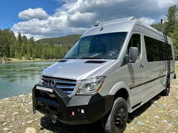 Coeur d'Alene Adventure 4x4 Sprinter van with all the Amenities