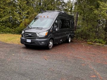 Emma's 2021 Ford Transit 21ft Campervan