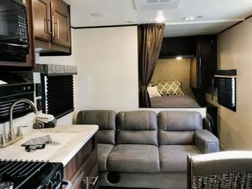 ouRVrentals1 (great couple, small family unit)
