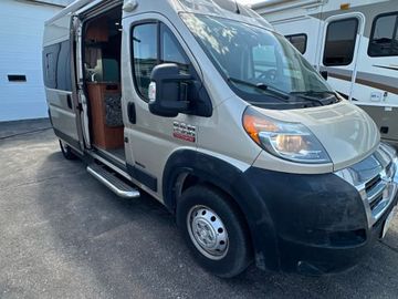 2017 Roadtrek srt