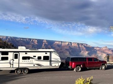 Travel Trailer with 1 King Bed 2 Queen & Dinette Bed + Solar&3000W Inverter
