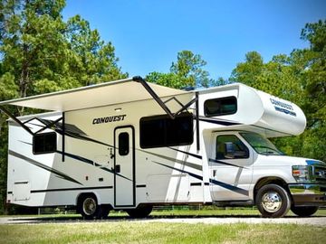 RV Queen's "Betty" 2025 Conquest Sleeps 6 *NEW*