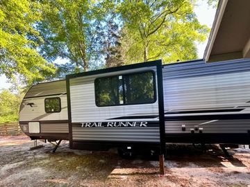 Cozy Trail Runner Bunkhouse - Family 7 Pet Friendly, Sleeps 8!