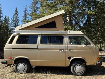 Blondie- 1985 VW Vanagon Westfalia